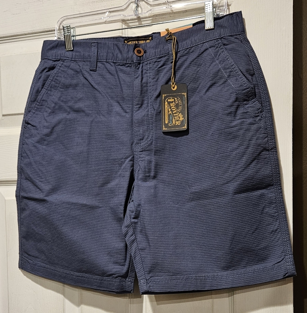 FRONTIER THREADS SHORTS